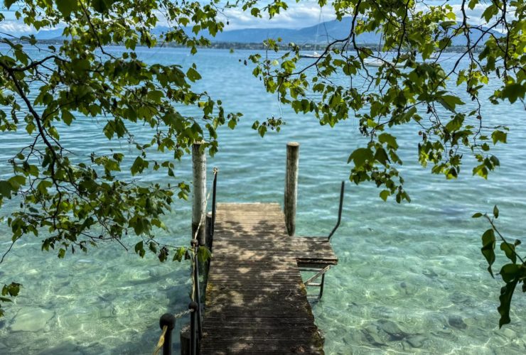 Propriété Rive Droite avec Accès Direct au Lac Léman – Opportunité Rare
