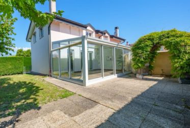 Charmante Villa Mitoyenne avec Jardin & Studio Indépendant