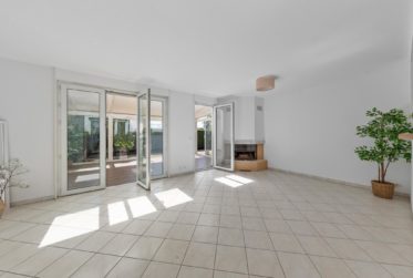 Charmante Villa Mitoyenne avec Jardin & Studio Indépendant