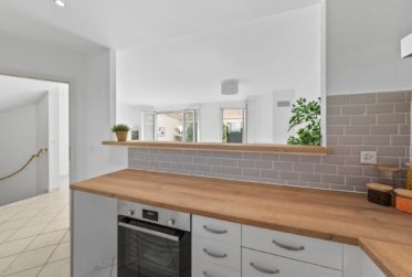 Charmante Villa Mitoyenne avec Jardin & Studio Indépendant
