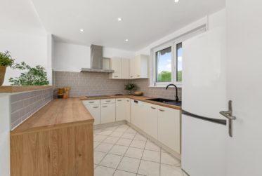 Charmante Villa Mitoyenne avec Jardin & Studio Indépendant