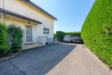 Charmante Villa Mitoyenne avec Jardin & Studio Indépendant