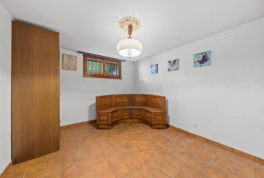 Spacieuse Villa avec Grand Jardin à Genthod