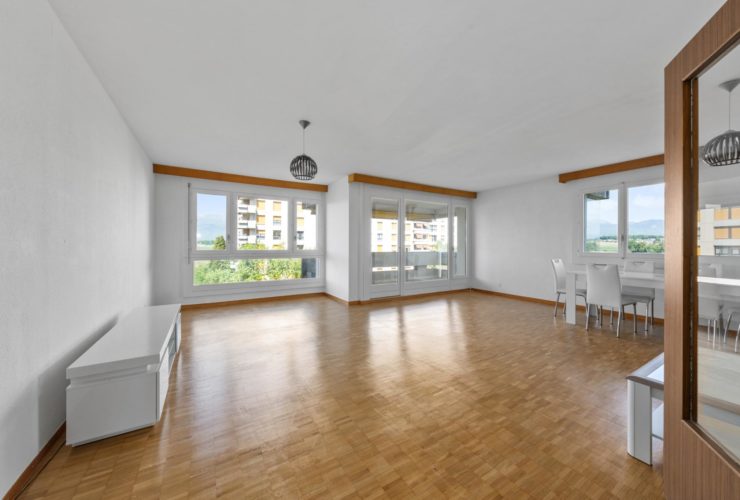 Spacieux appartement de 6 pièces avec une vue panoramique sur le Jura