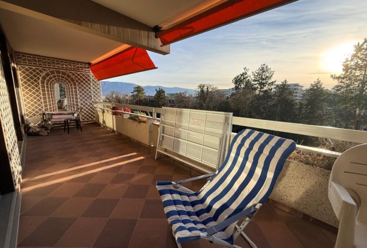 Appartement rénové de 3.5 pièces – Calme, verdoyant, orientation sud